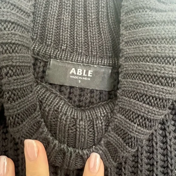 Able Rose Relaxed Sweater Tunic-S, Black - Picture 6 of 6